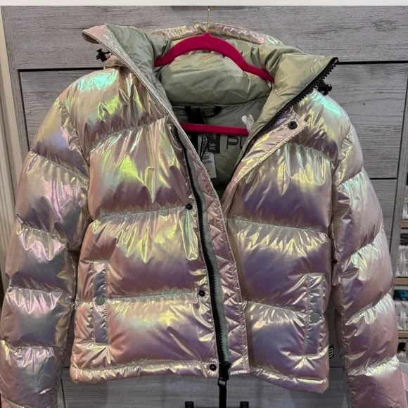 Aritiza super puff crop in BISCOTTI PINK - Picture 1 of 5